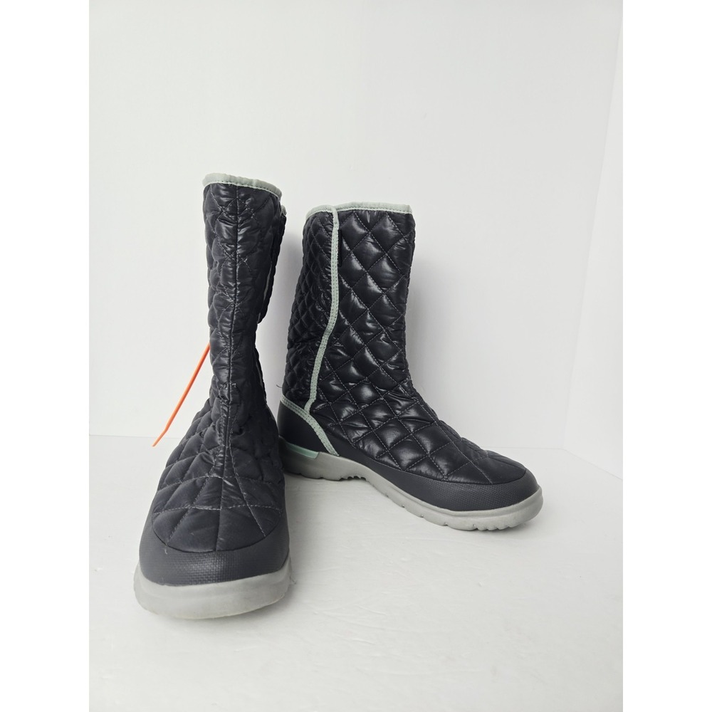 North Face Womens Boots sz 8 Winter button‎ Thermoball quilted